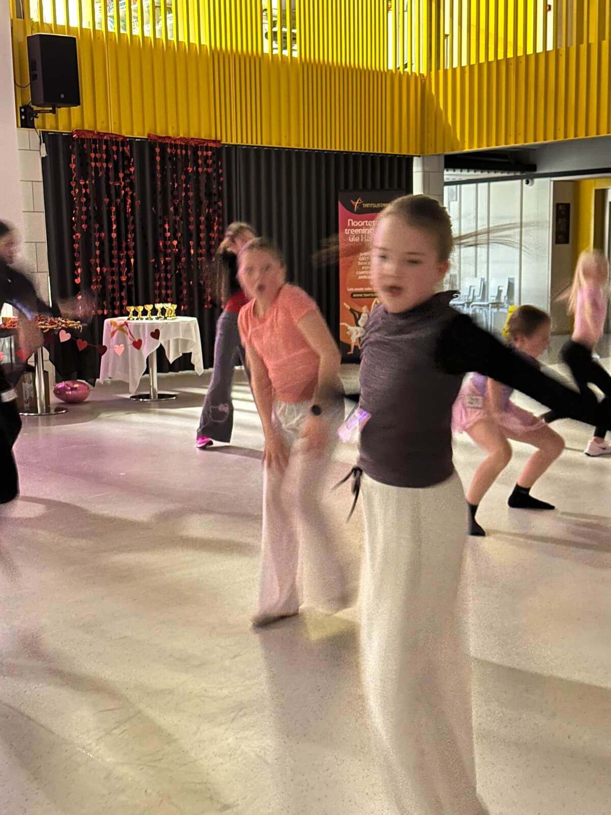 Sõbrapäeva disko koolinoortele