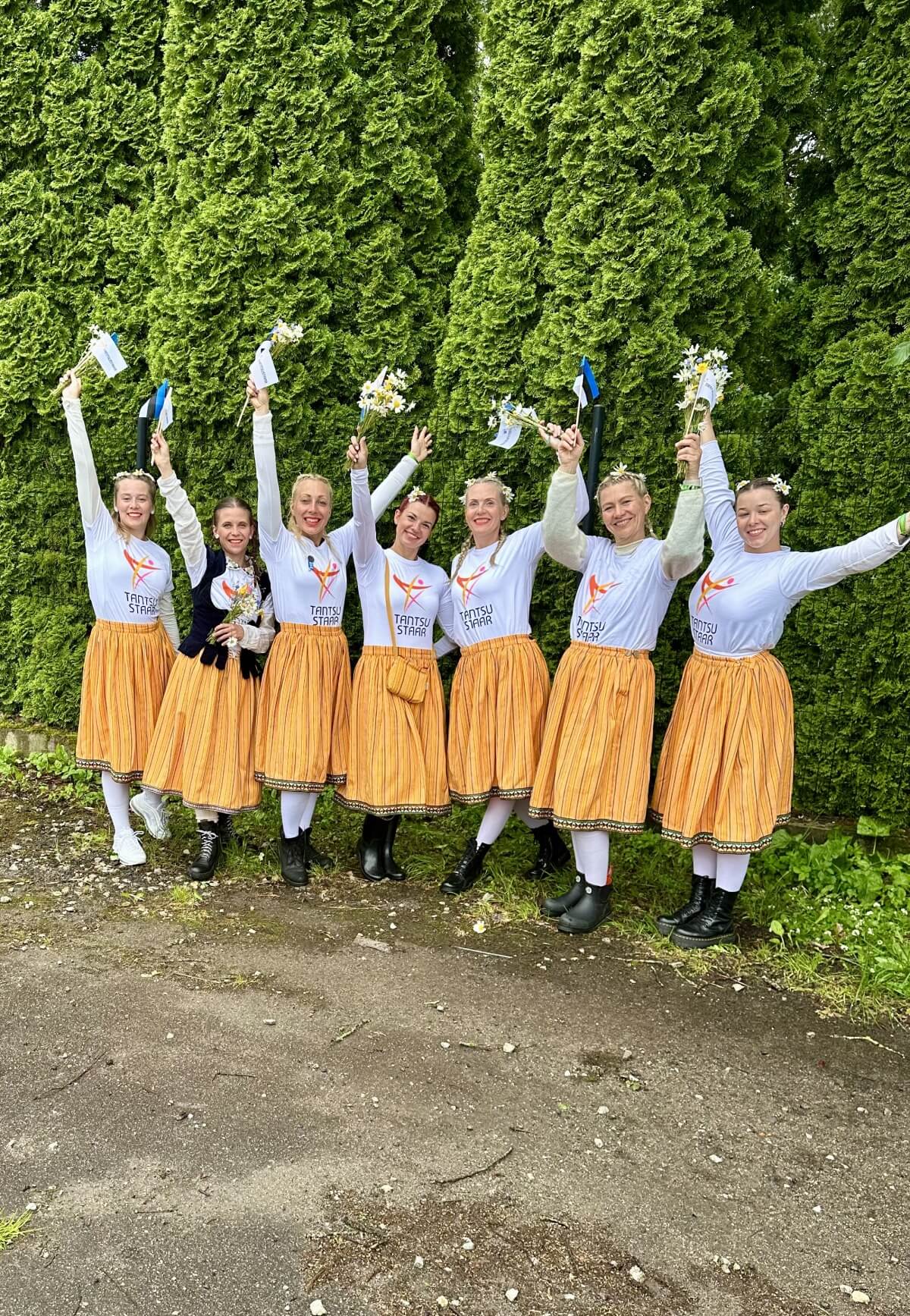 Tantsustaari naisvõimlejad osalesid Tantsupeol “ISEOMA”